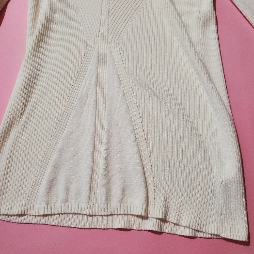 DKNY Jeans Off White Cream Ivory Knit V Neck Sweater - Picture 3 of 12